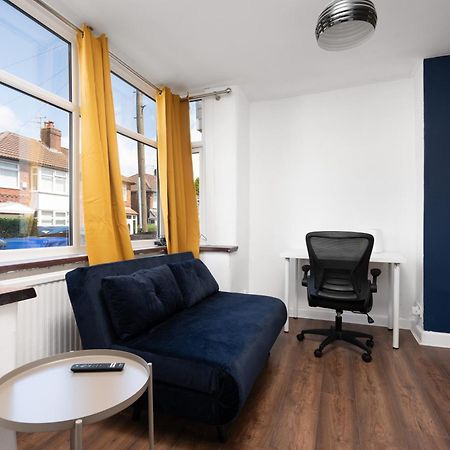 Comfy 3Br Home - Pool Table - Games - Sleeps 8 Манчестър Екстериор снимка